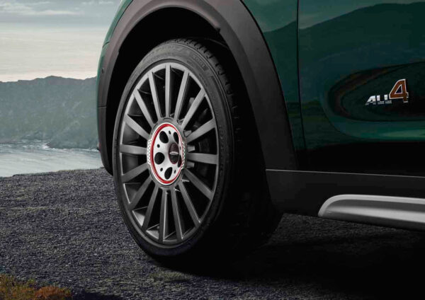 Komplet kół letnich Rallye Spoke 546 19" MINI Countryman F60 (36115A271A5)